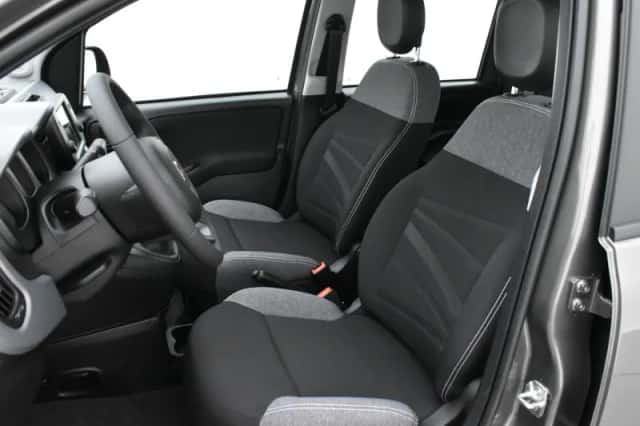 Fiat Panda (2022) thumbnail 2