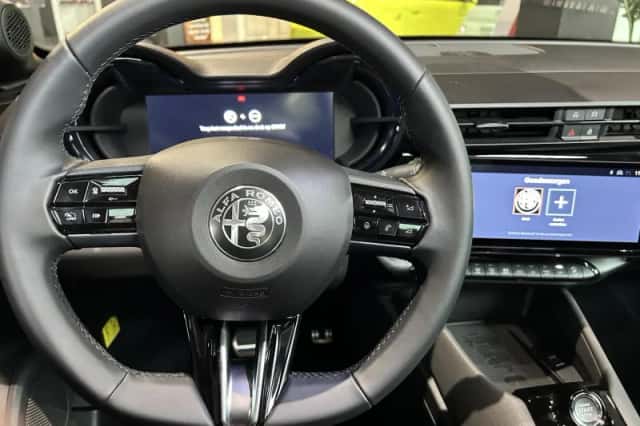 Alfa Romeo Junior (2025) thumbnail 3