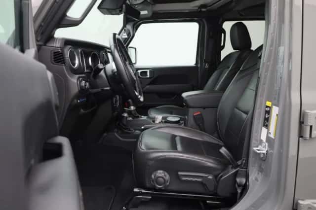 Jeep Wrangler (2022) thumbnail 2
