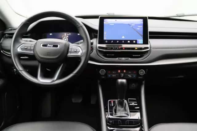 Jeep Compass (2023) thumbnail 3