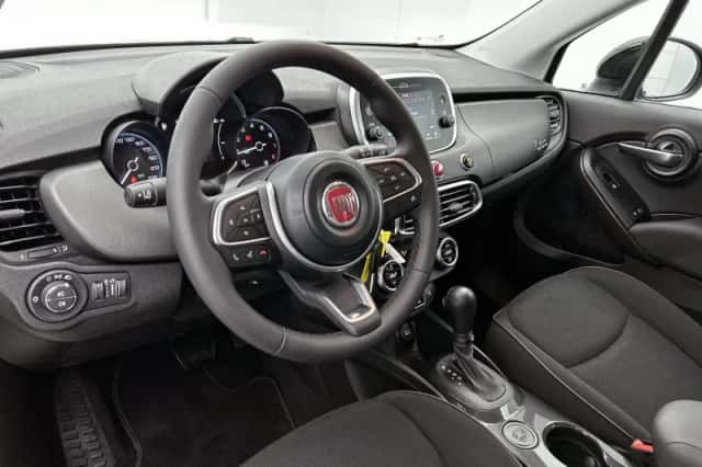 Fiat 500X (2023) thumbnail 3
