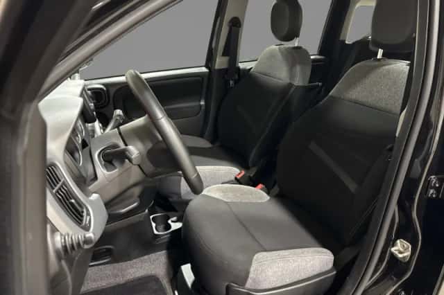 Fiat Panda (2022) thumbnail 2