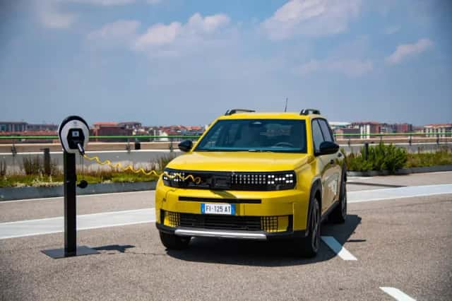 Fiat Grande Panda (2025) thumbnail 3