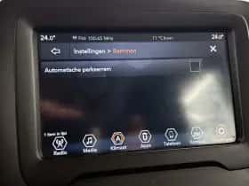 Jeep Renegade thumbnail 13