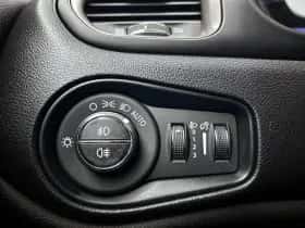 Jeep Renegade thumbnail 25