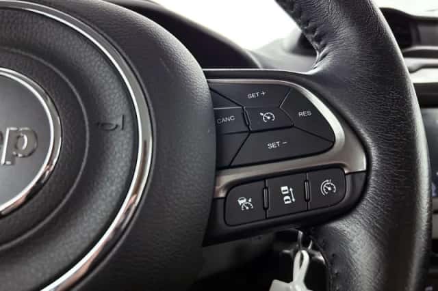 Jeep Renegade (2019) thumbnail 6