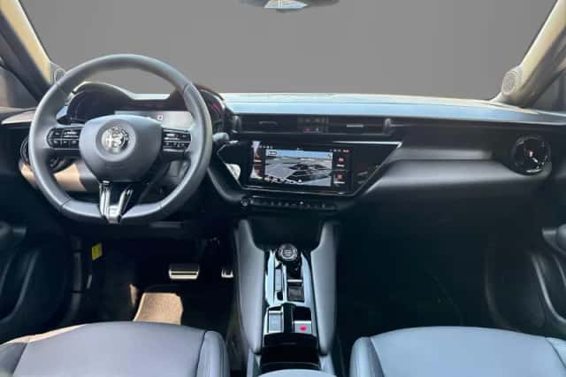 Alfa Romeo Junior (2025) thumbnail 4