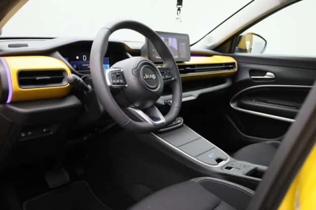 Jeep Avenger (2023) thumbnail 3