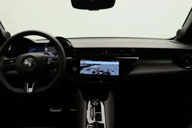 Alfa Romeo Junior (2026) thumbnail 4