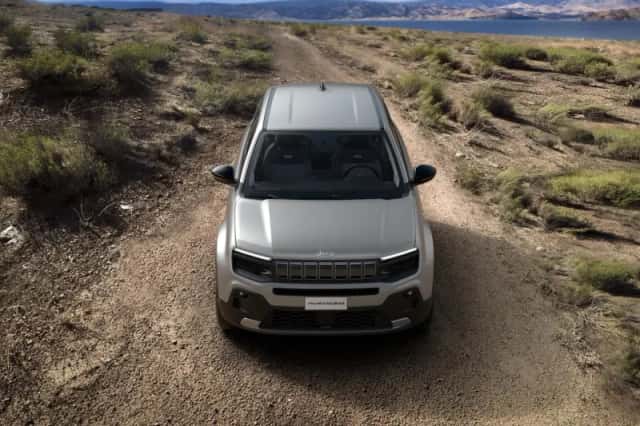Jeep Avenger (2025) thumbnail 2