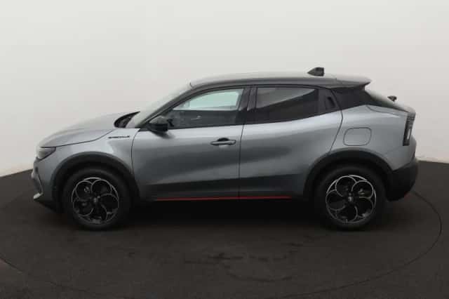Alfa Romeo Junior (2024) thumbnail 5