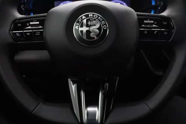 Alfa Romeo Junior (2024) thumbnail 6