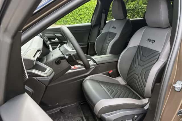 Jeep Compass (2026) thumbnail 2