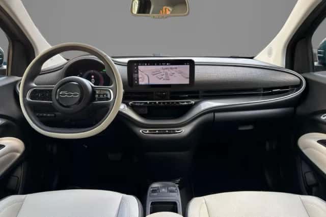 Fiat 500 (2023) thumbnail 4