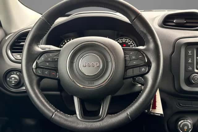 Jeep Renegade (2017) thumbnail 4