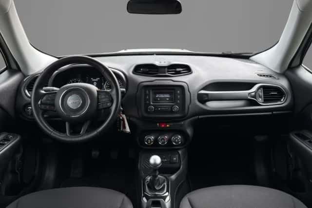 Jeep Renegade (2017) thumbnail 6