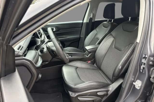 Jeep Compass (2023) thumbnail 2