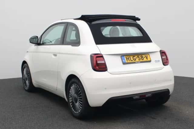 Fiat 500e (2022) thumbnail 2