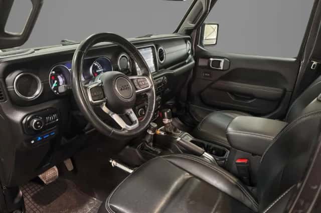 Jeep Wrangler (2021) thumbnail 3