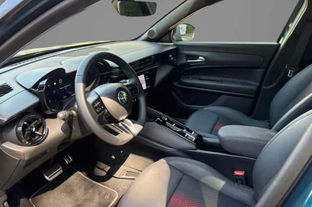 Alfa Romeo Junior (2025) thumbnail 3