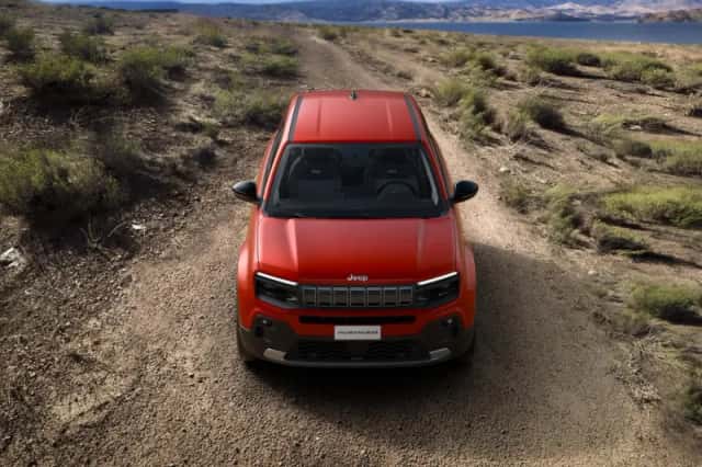 Jeep Avenger (2024) thumbnail 4