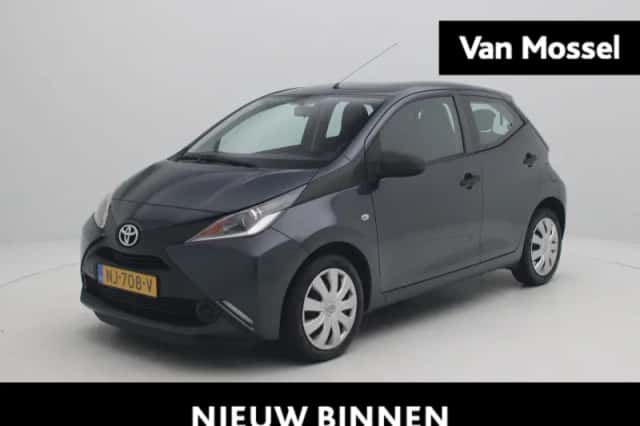 Toyota Aygo (2017) thumbnail 1