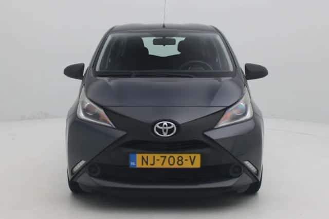 Toyota Aygo (2017) thumbnail 3