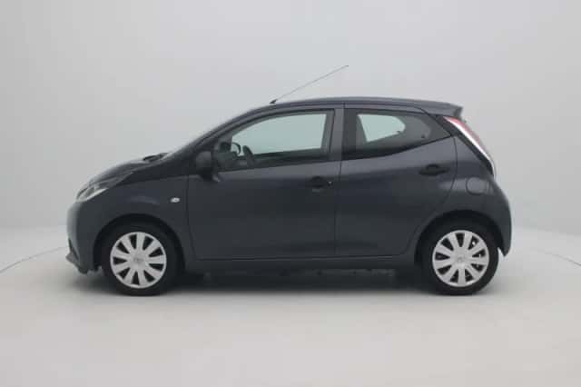 Toyota Aygo (2017) thumbnail 4