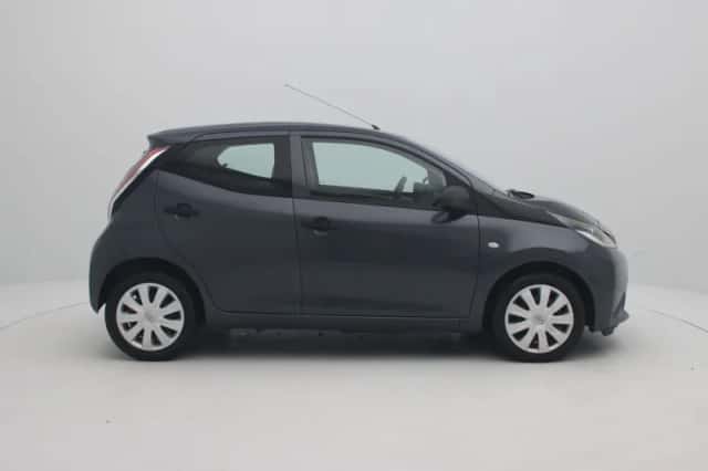 Toyota Aygo (2017) thumbnail 6