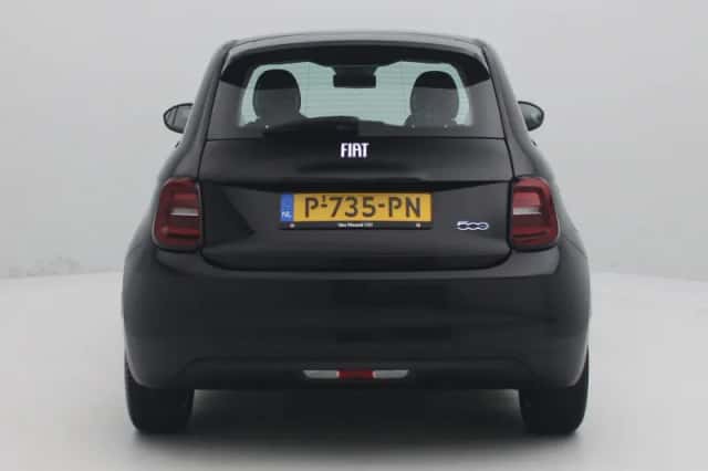 Fiat 500 (2022) thumbnail 5