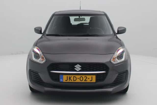 Suzuki Swift (2020) thumbnail 4