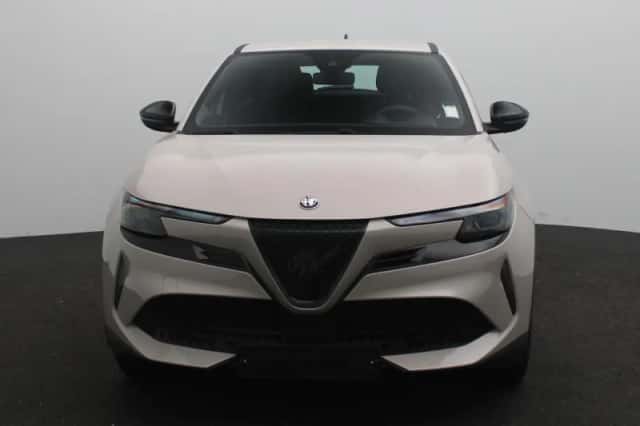 Alfa Romeo Junior (2025) thumbnail 4