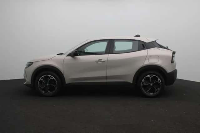 Alfa Romeo Junior (2025) thumbnail 5