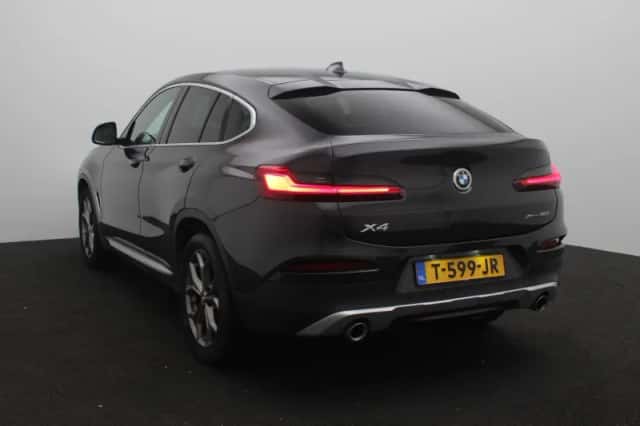 BMW X4 (2019) thumbnail 3