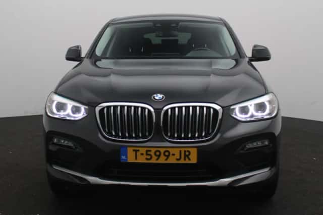 BMW X4 (2019) thumbnail 4