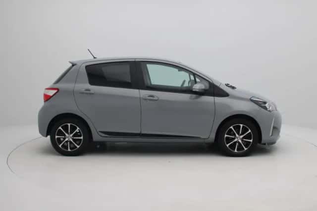 Toyota Yaris (2018) thumbnail 6