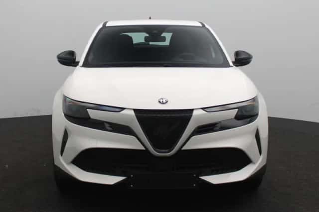 Alfa Romeo Junior (2025) thumbnail 3