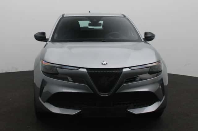 Alfa Romeo Junior (2025) thumbnail 3