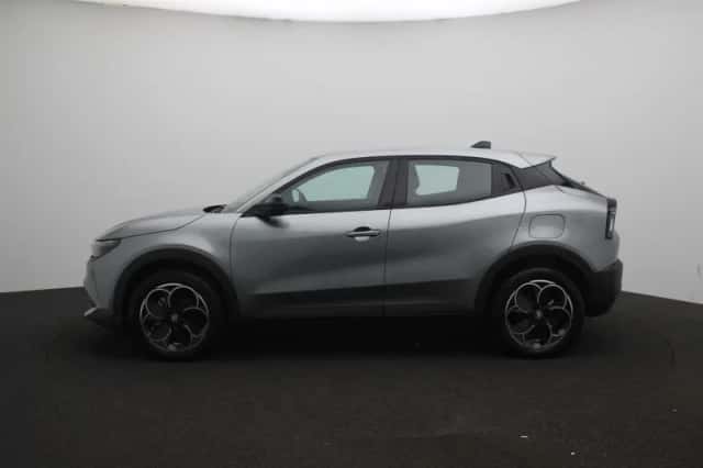 Alfa Romeo Junior (2025) thumbnail 4