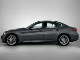 Alfa Romeo Giulia thumbnail 2