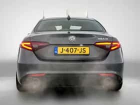 Alfa Romeo Giulia thumbnail 3