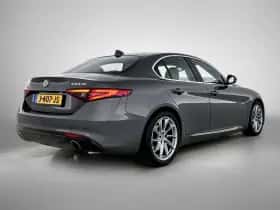 Alfa Romeo Giulia thumbnail 4