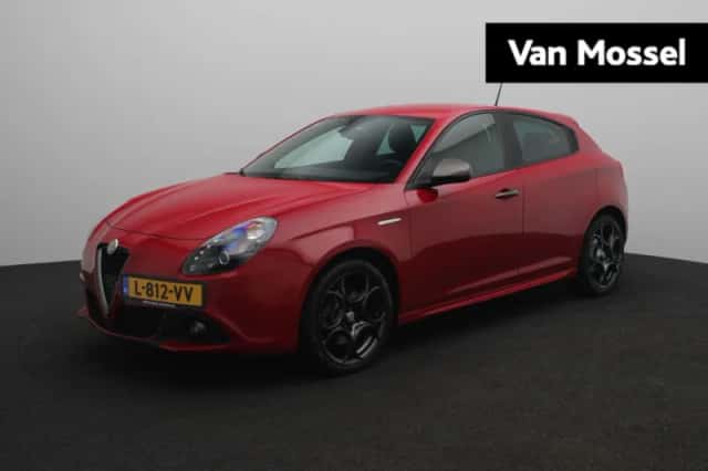 Alfa Romeo Giulietta (2018) thumbnail 1