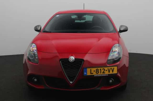 Alfa Romeo Giulietta (2018) thumbnail 4