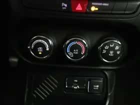 Jeep Renegade thumbnail 10