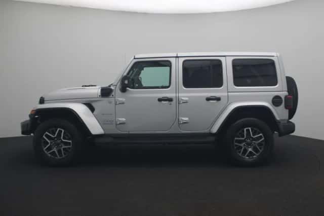 Jeep Wrangler (2023) thumbnail 4