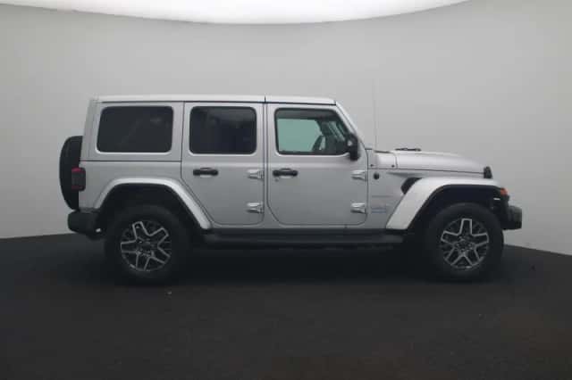 Jeep Wrangler (2023) thumbnail 6