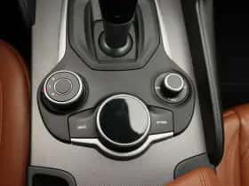 Alfa Romeo Giulia thumbnail 13