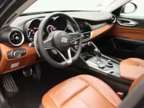 Alfa Romeo Giulia thumbnail 24