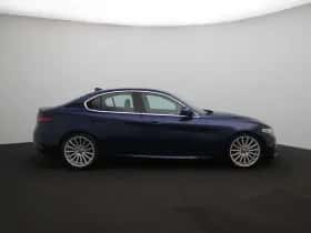 Alfa Romeo Giulia thumbnail 7